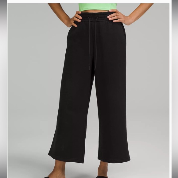 Lululemon Cropped Wide Leg Pants - 10 - Picture 1 of 3